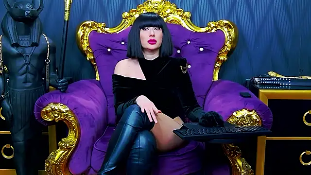 Snapshot of LaraMaeve chatting on February 26, 2026, 5:39 am LaraMaeve online show from February 26, 2026, 5:39 am