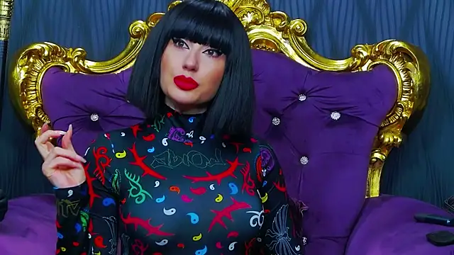 LaraMaeve online show from April 1, 2026, 4:24 am