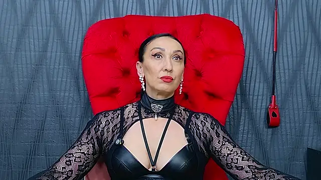 Snapshot of MistressDora chatting on July 2, 2026, 6:19 am MistressDora online show from July 2, 2026, 6:19 am