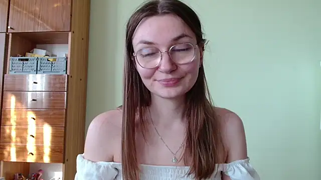 Snapshot of LooveELLYx chatting on October 3, 2025, 1:52 pm LooveELLYx online show from October 3, 2025, 1:52 pm