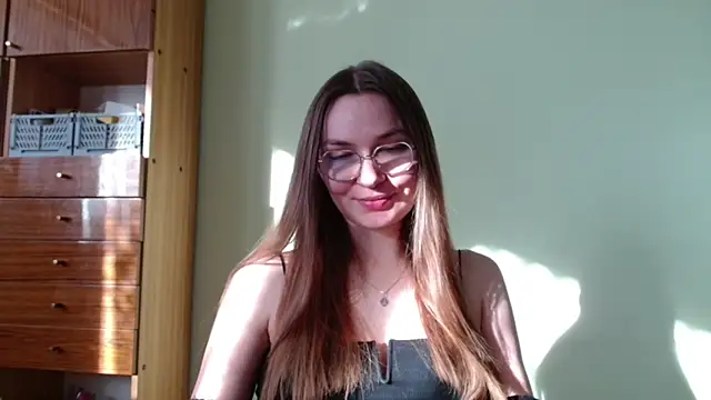 LooveELLYx online show from March 3, 2026, 2:45 pm