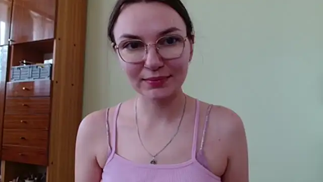 LooveELLYx online show from July 16, 2026, 6:30 am