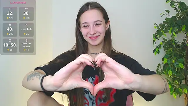 Little cherryy   online show from October 18, 2025, 6:48 am