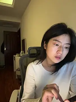 Snapshot of Olivia-l chatting on December 1, 2025, 12:21 pm Olivia-l online show from December 1, 2025, 12:21 pm