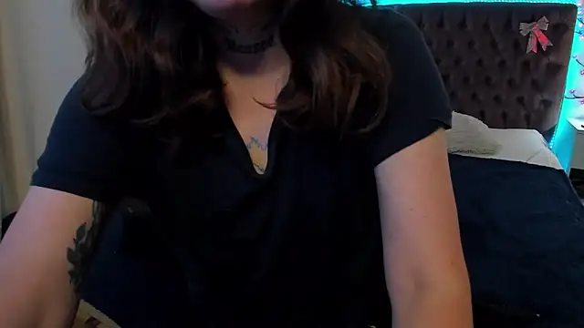 Snapshot of LilaVame chatting on October 7, 2025, 12:02 pm LilaVame online show from October 7, 2025, 12:02 pm