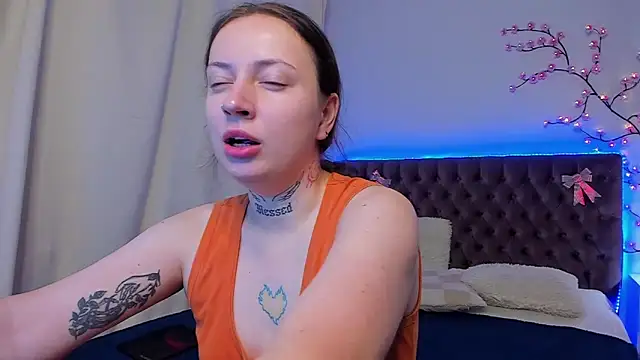 Snapshot of LilaVame chatting on October 10, 2025, 7:35 pm LilaVame online show from October 10, 2025, 7:35 pm