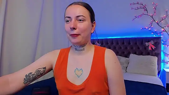 Snapshot of LilaVame chatting on October 13, 2025, 7:25 pm LilaVame online show from October 13, 2025, 7:25 pm