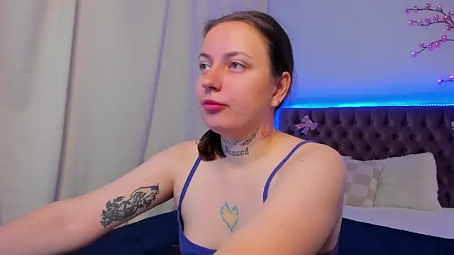 Snapshot of LilaVame chatting on October 16, 2025, 7:26 pm LilaVame online show from October 16, 2025, 7:26 pm