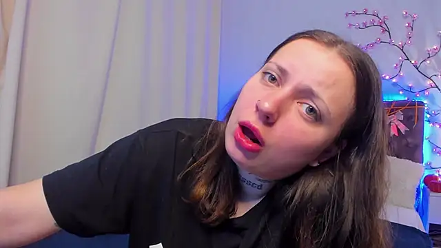 Snapshot of LilaVame chatting on October 25, 2025, 8:03 pm LilaVame online show from October 25, 2025, 8:03 pm