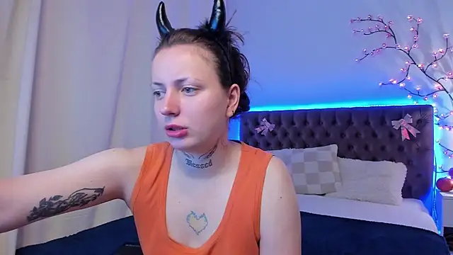 Snapshot of LilaVame chatting on October 31, 2025, 8:43 pm LilaVame online show from October 31, 2025, 8:43 pm