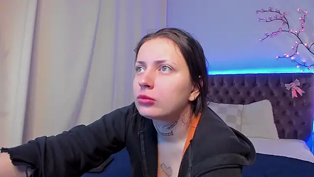 Snapshot of LilaVame chatting on November 1, 2025, 8:44 pm LilaVame online show from November 1, 2025, 8:44 pm