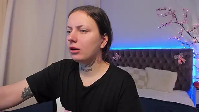 Snapshot of LilaVame chatting on November 10, 2025, 6:23 am LilaVame online show from November 10, 2025, 6:23 am