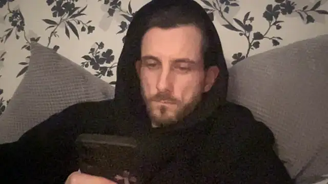 Snapshot of Big8inchUncutCock chatting on April 3, 2026, 8:18 pm Big8inchUncutCock online show from April 3, 2026, 8:18 pm