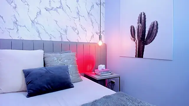 Karlla Brown online show from October 15, 2025, 3:56 pm