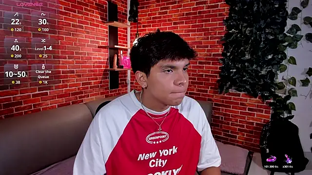 Snapshot of Thiago_Kozak chatting on May 2, 2026, 2:00 pm Thiago Kozak online show from May 2, 2026, 2:00 pm