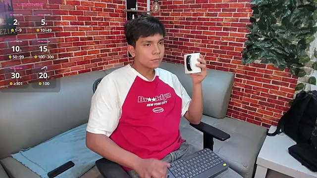 Snapshot of Thiago_Kozak chatting on May 22, 2026, 1:17 pm Thiago Kozak online show from May 22, 2026, 1:17 pm