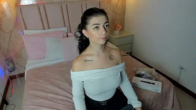 Snapshot of anntonella_watson chatting on October 21, 2025, 11:11 am anntonella watson online show from October 21, 2025, 11:11 am