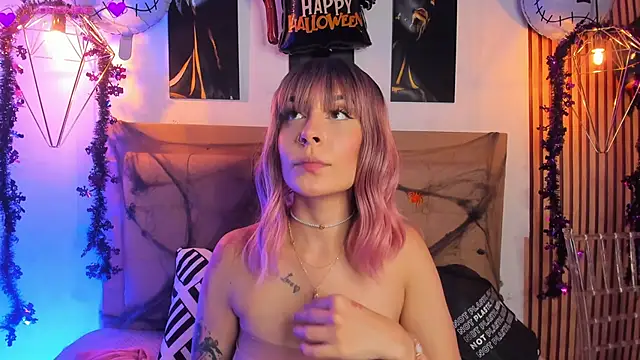 alesziarose online show from October 8, 2025, 7:55 pm