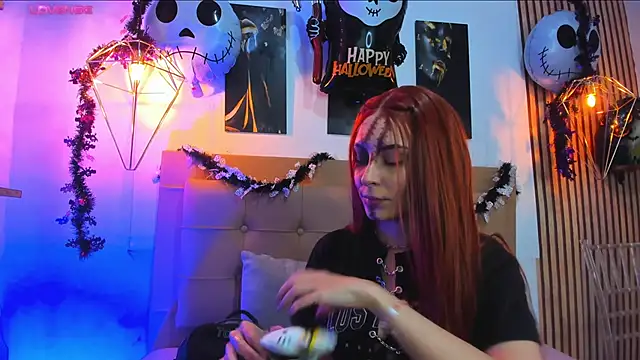 alesziarose online show from October 29, 2025, 7:37 pm