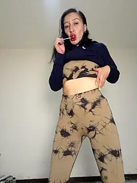 Oriana111 online show from October 21, 2025, 4:46 am