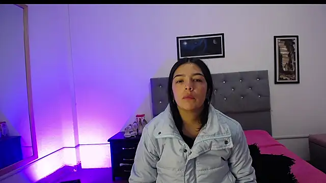 Snapshot of Esmeraldaa- chatting on September 22, 2025, 3:52 am Esmeraldaa- online show from September 22, 2025, 3:52 am