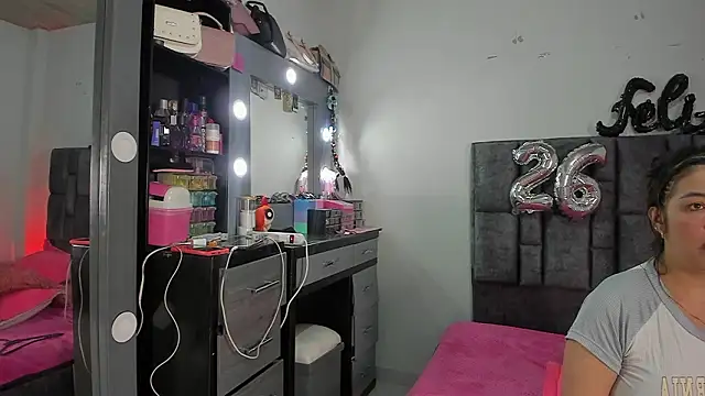 Esmeraldaa- online show from March 10, 2026, 4:06 am