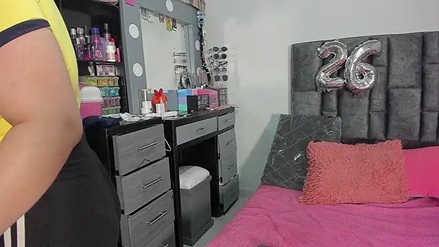 Esmeraldaa- online show from March 19, 2026, 4:38 am