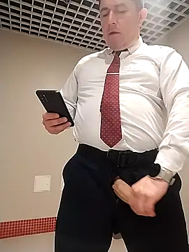 BigCristh79 online show from December 5, 2025, 3:59 am