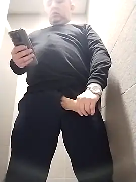 BigCristh79 online show from April 17, 2026, 7:44 am