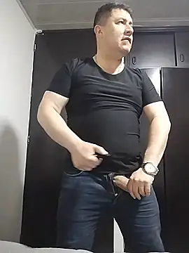 BigCristh79 online show from May 21, 2026, 1:29 pm