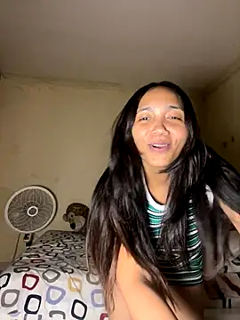 Snapshot of effie_castroo chatting on September 27, 2025, 2:27 am effie castroo online show from September 27, 2025, 2:27 am