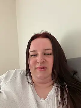 Snapshot of Curvaceouscarla chatting on July 1, 2026, 12:40 pm Curvaceouscarla online show from July 1, 2026, 12:40 pm