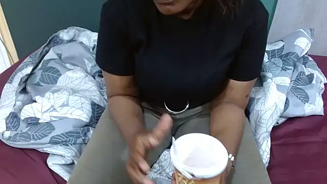 sexythae32 online show from February 6, 2026, 11:24 am