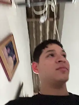 RobinLenoxx online show from October 15, 2025, 4:40 pm