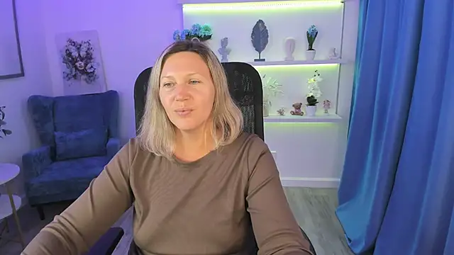 Snapshot of NinaStarle chatting on September 13, 2025, 11:32 am NinaStarle online show from September 13, 2025, 11:32 am