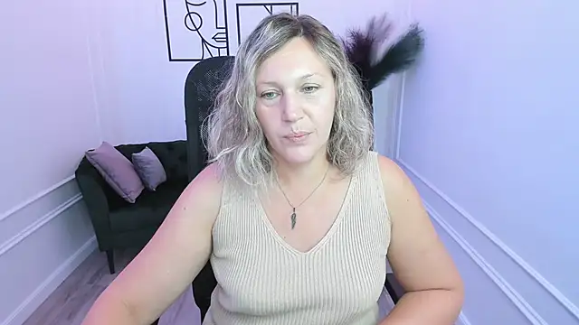 Snapshot of NinaStarle chatting on September 14, 2025, 12:04 pm NinaStarle online show from September 14, 2025, 12:04 pm