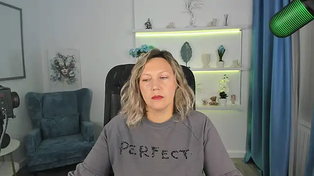 Snapshot of NinaStarle chatting on September 18, 2025, 4:58 am NinaStarle online show from September 18, 2025, 4:58 am