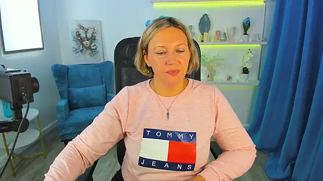 NinaStarle online show from October 12, 2025, 4:44 am