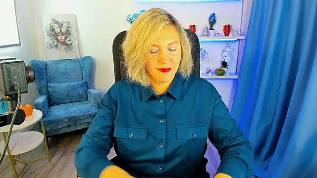 NinaStarle online show from October 18, 2025, 4:37 am