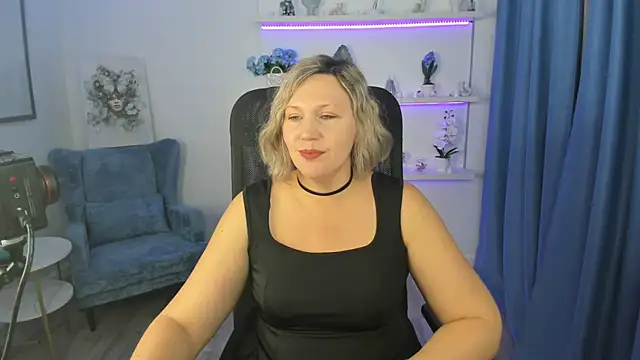 NinaStarle online show from November 6, 2025, 11:44 am