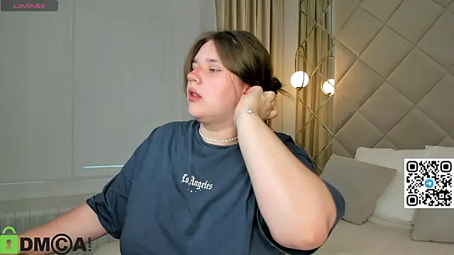 Chloee White online show from September 13, 2025, 1:05 am