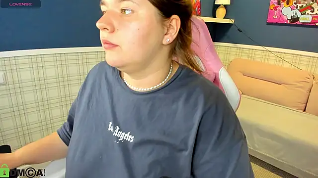 Chloee White online show from September 14, 2025, 8:13 am