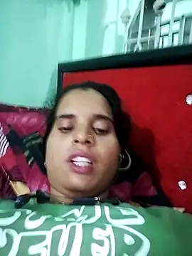 Snapshot of JHILMIL chatting on September 18, 2025, 5:04 pm JHILMIL online show from September 18, 2025, 5:04 pm