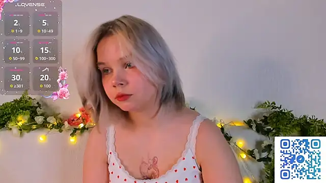 girlllsooft online show from October 8, 2025, 7:11 pm