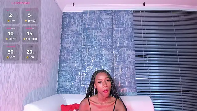 Snapshot of NathalyLeen chatting on October 27, 2025, 8:35 pm NathalyLeen online show from October 27, 2025, 8:35 pm