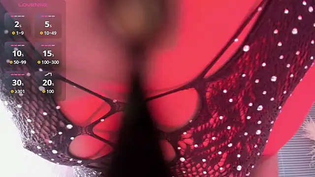 Snapshot of NathalyLeen chatting on November 6, 2025, 8:43 pm NathalyLeen online show from November 6, 2025, 8:43 pm