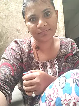 couple 71 online show from December 5, 2025, 6:33 am