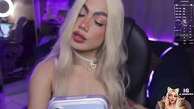 Snapshot of Miila_snow chatting on February 16, 2026, 8:05 pm Miila snow online show from February 16, 2026, 8:05 pm