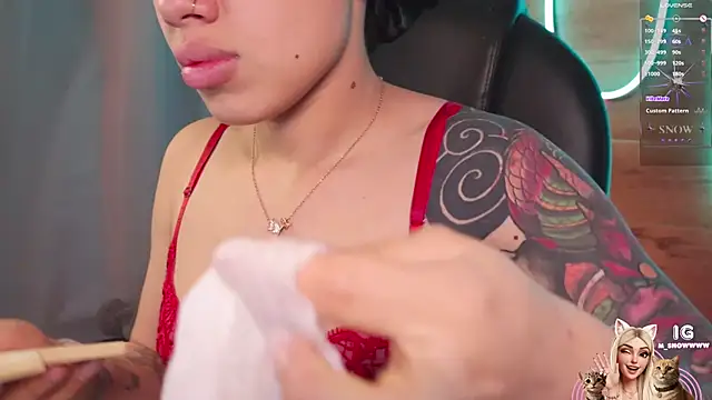 Snapshot of Miila_snow chatting on February 27, 2026, 11:43 am Miila snow online show from February 27, 2026, 11:43 am