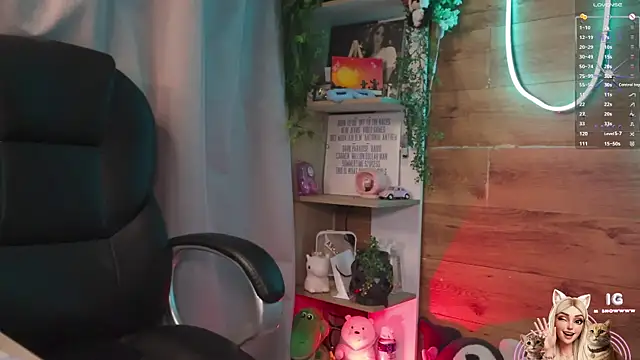 Snapshot of Miila_snow chatting on February 28, 2026, 11:44 am Miila snow online show from February 28, 2026, 11:44 am